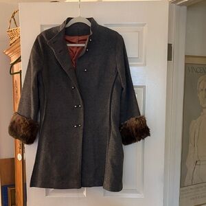 Chic Dark Gray Trench Coat with Faux Fur Accents